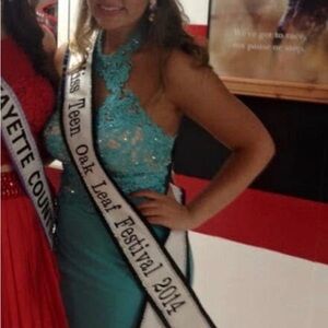 Elegant Lace Prom Dress in Blue